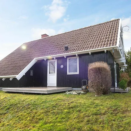 Three-bedroom Holiday In Ebeltoft