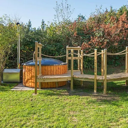 Three-bedroom Holiday In