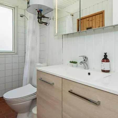 Three-bedroom Holiday In * Ebeltoft